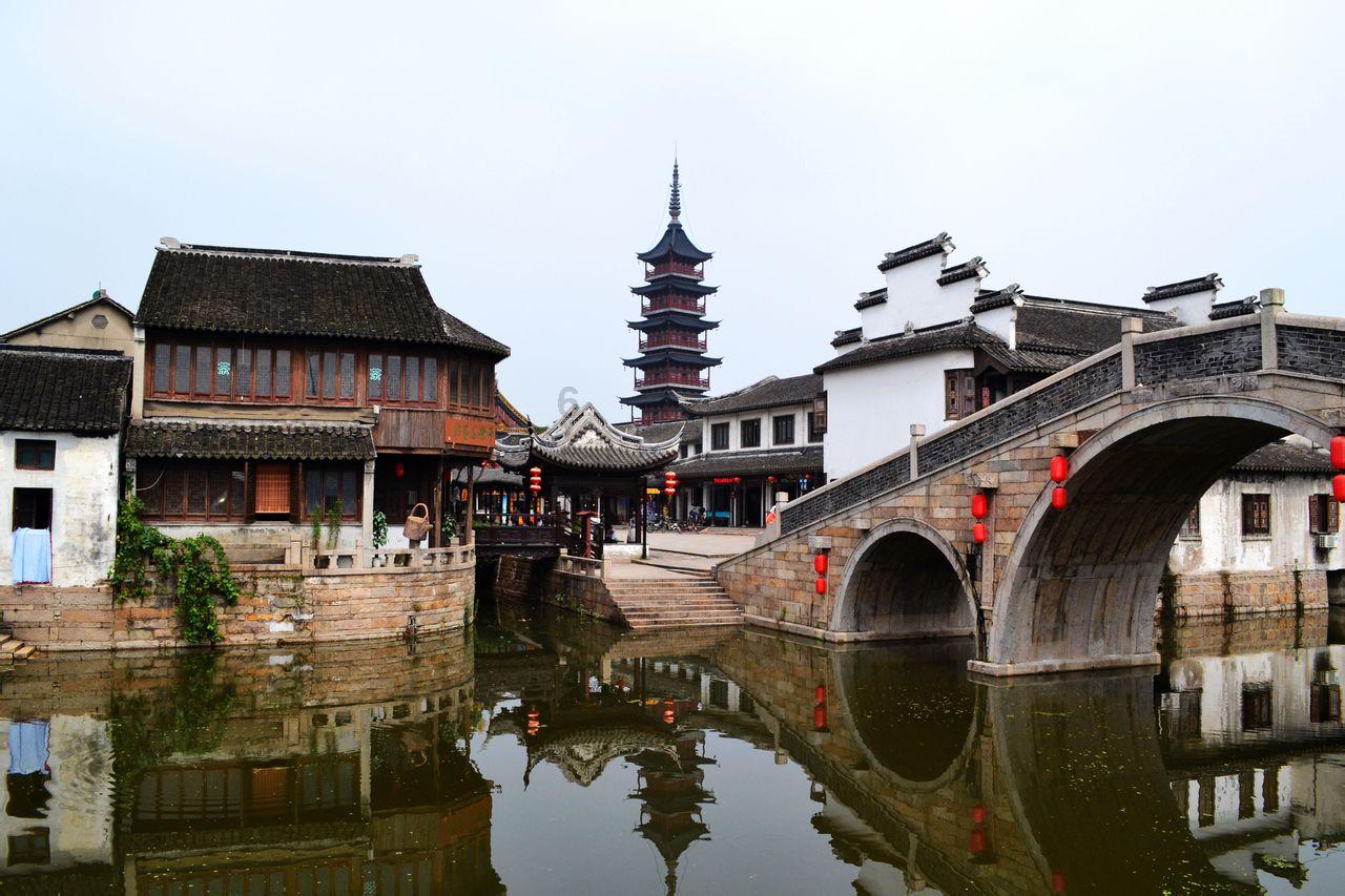 电车自驾云南219,160公里开了10个小时,路况烂得把车都搞坏了